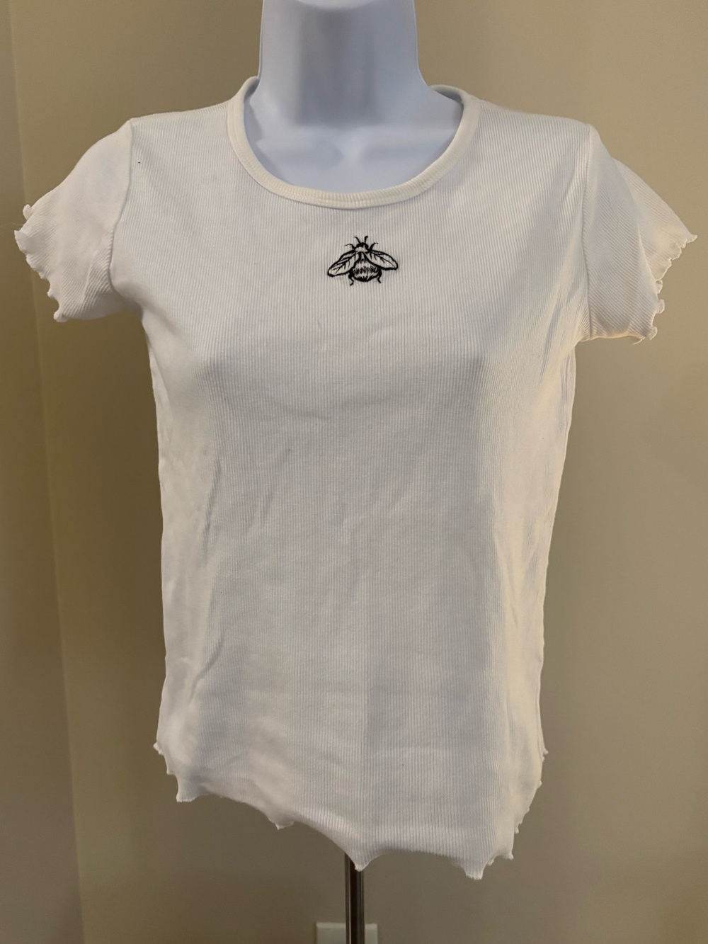 Girls' White Ribbed Short-Sleeve Tee with Bee Embroidery